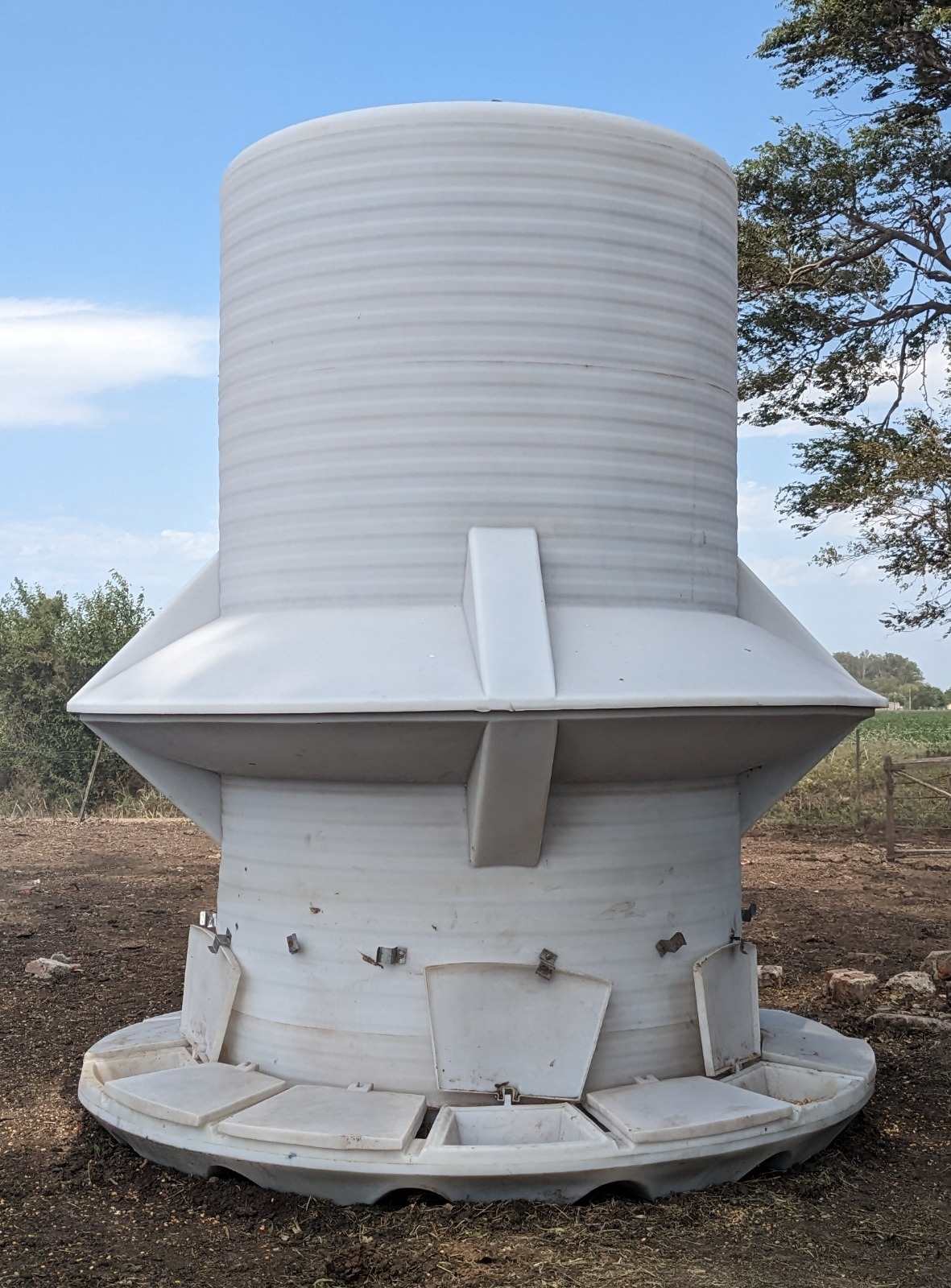 Silo Comedero Autoconsumo - imagen 1